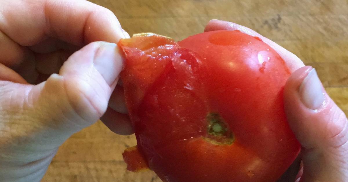 How to Peel Tomatoes [6 Different Ways!] AND SO EASY!!