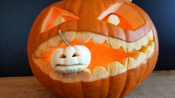 21 of the Best Pumpkin Carving (or Not!) Ideas That Will Impress Anyone!